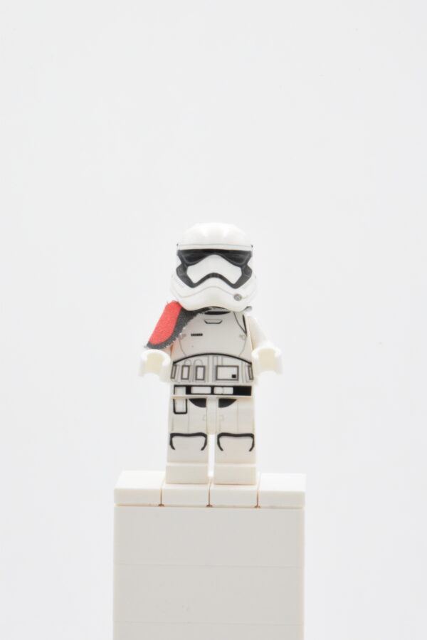 sw0664 LEGO Star Wars - First Order Stormtrooper Officer