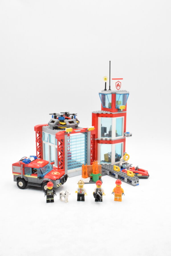 60215 LEGO City - La caserne de Pompiers