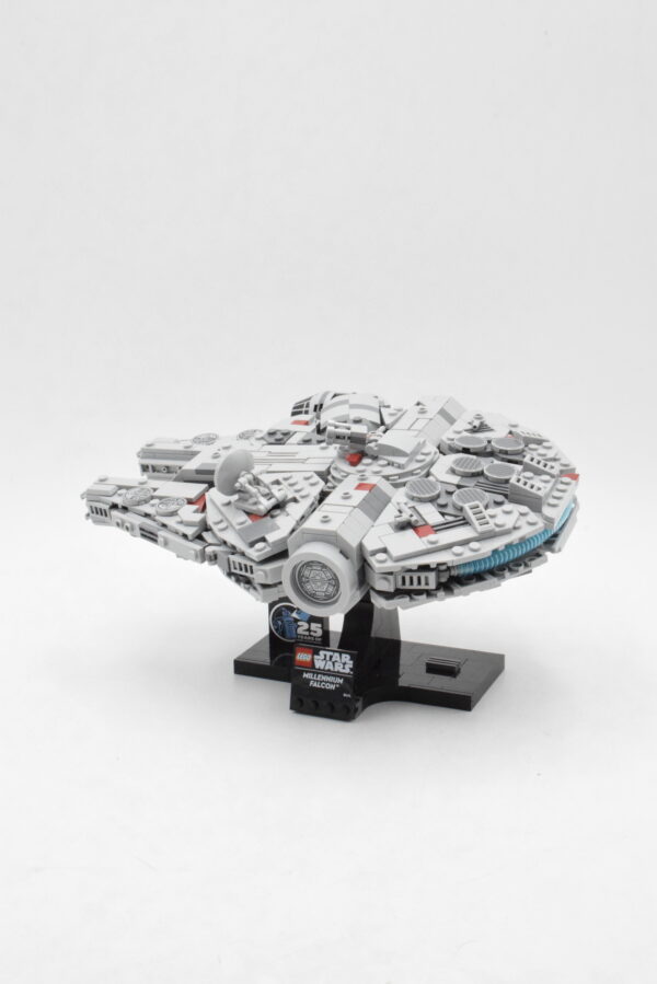 75375 LEGO Star Wars - Millennium Falcon – Image 2