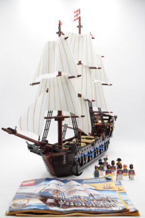 10210 LEGO Pirates - Le Vaisseau Amiral