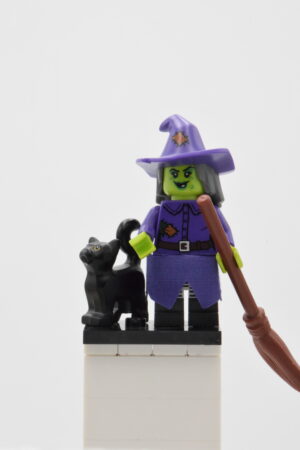 col214 LEGO Collectible Minifigures – Wacky Witch