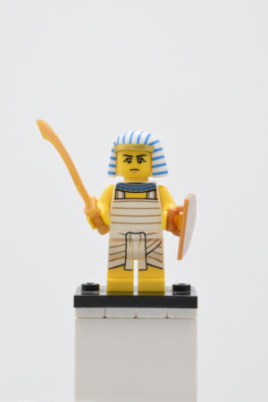 col202 LEGO Collectible Minifigures – Egyptian Warrior