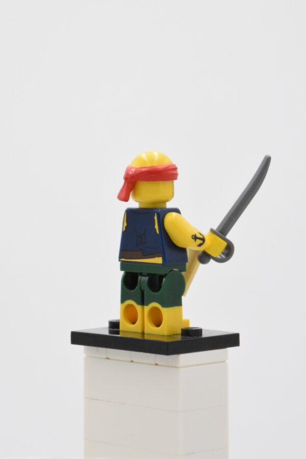 col252 LEGO Collectible Minifigures – Scallywag Pirate