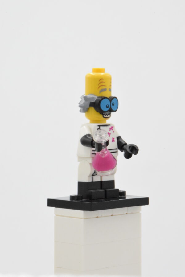 col213 LEGO Collectible Minifigures – Monster Scientist