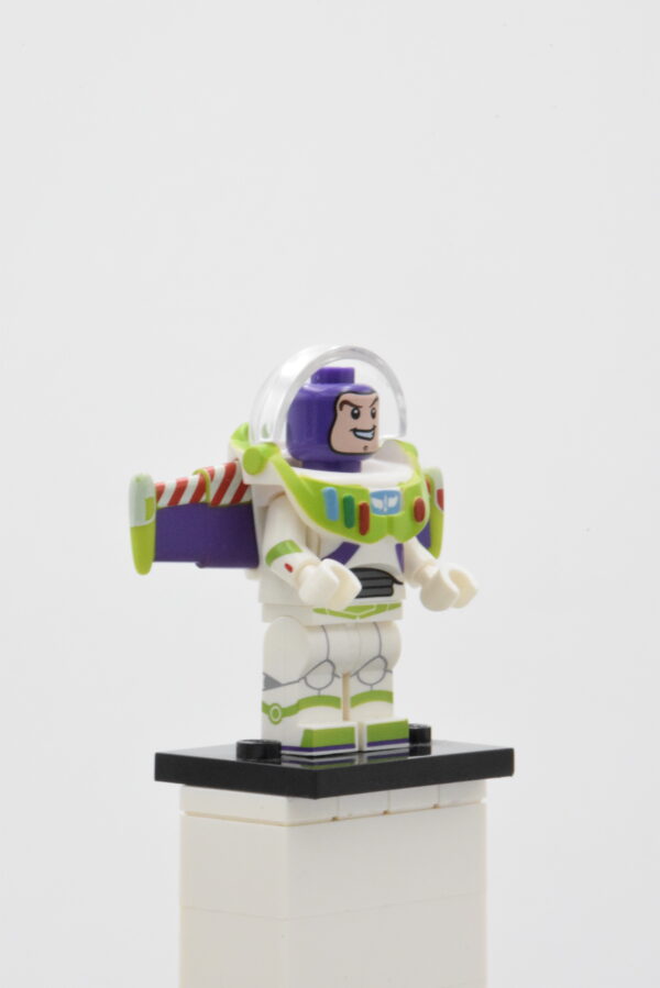 dis003 LEGO Collectible Minifigures – Buzz Lightyear