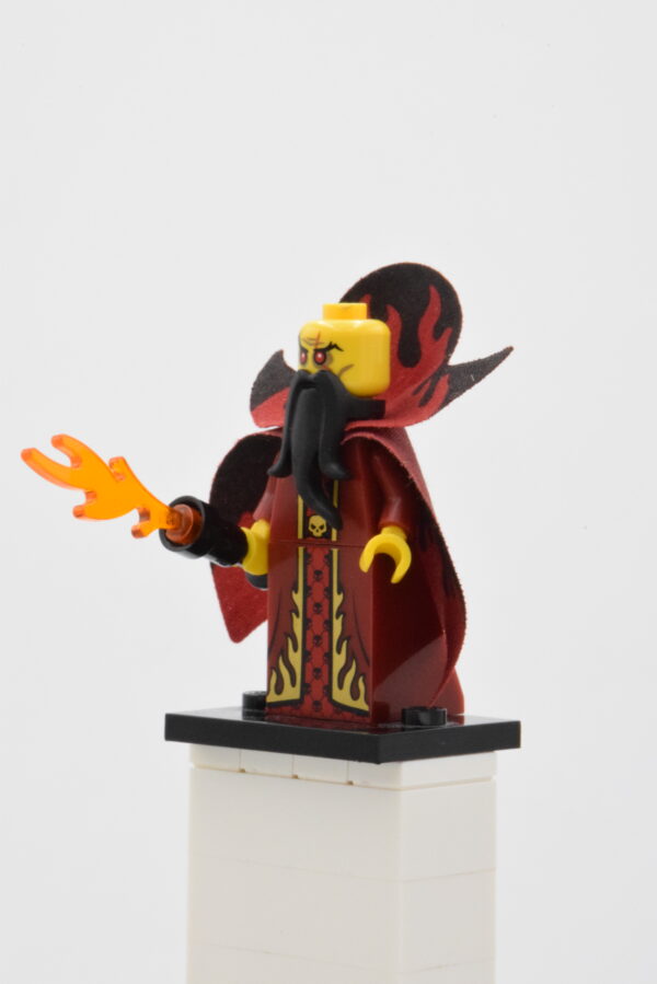 col204 LEGO Collectible Minifigures – Evil Wizard