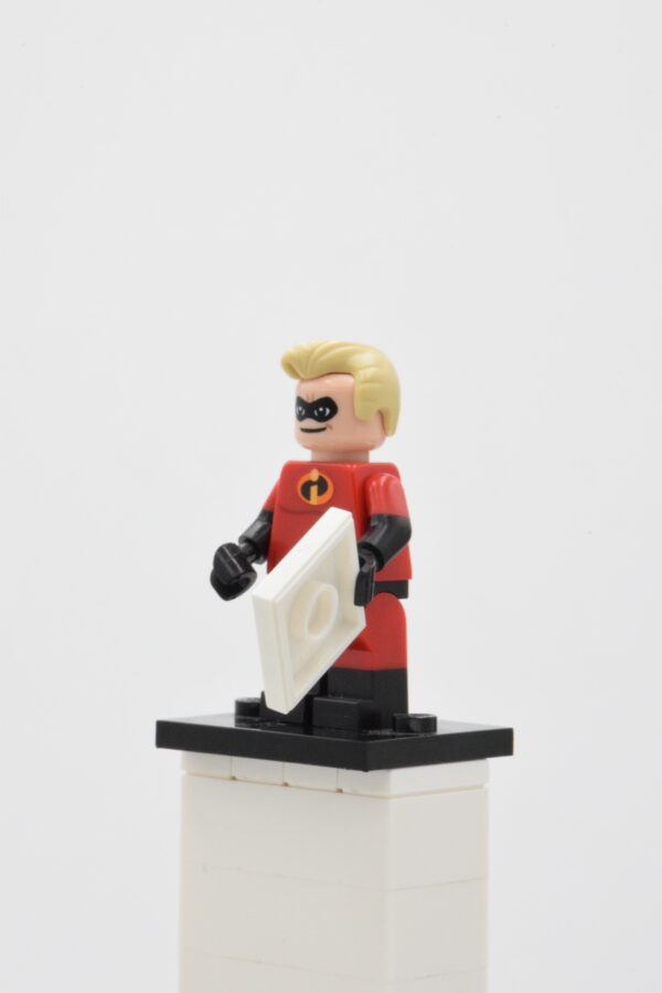 dis013 LEGO Collectible Minifigures – Mr. Incredible