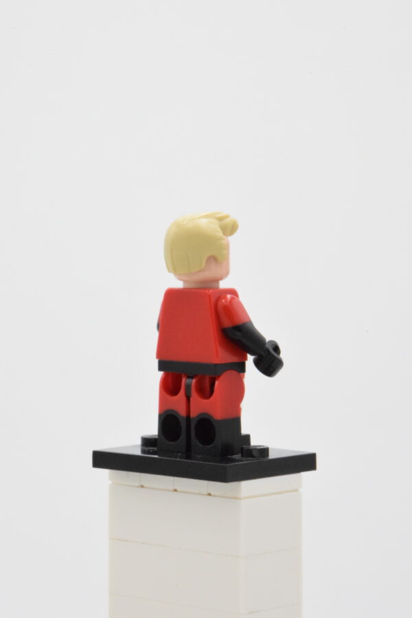 dis013 LEGO Collectible Minifigures – Mr. Incredible