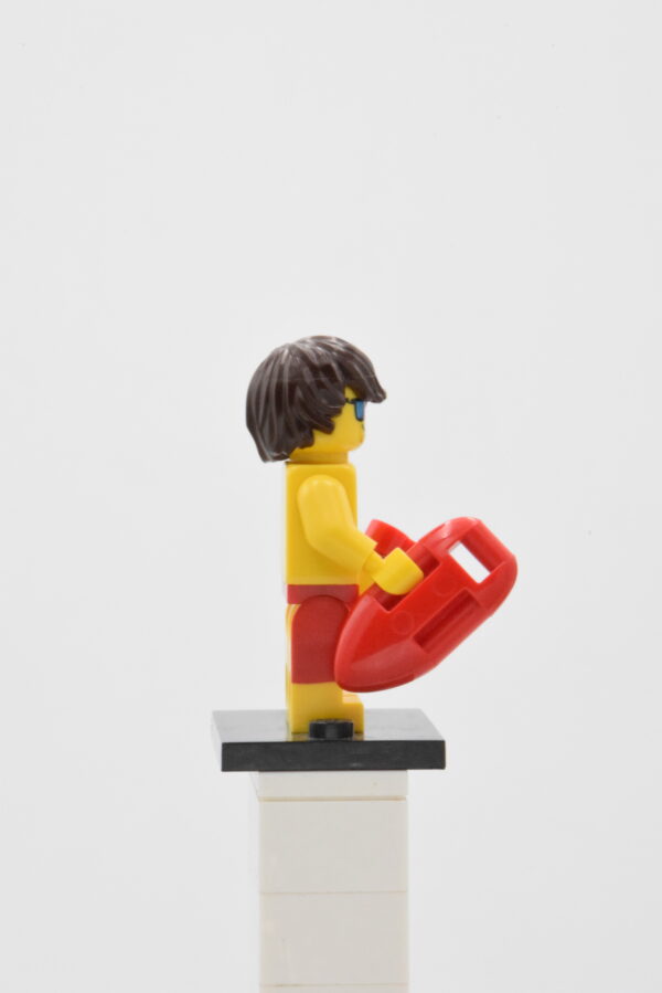 col185 LEGO Collectible Minifigures – Lifeguard