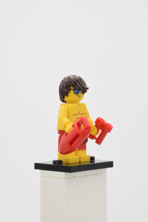 col185 LEGO Collectible Minifigures – Lifeguard