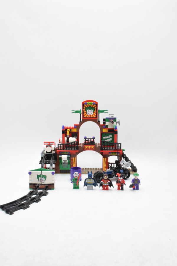 6857 LEGO Super Heroes - L'échappée de la fête foraine