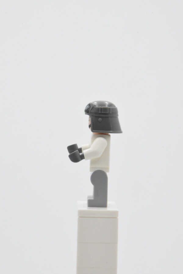 sw1183 LEGO Star Wars - Imperial AT-ST Driver – Image 3