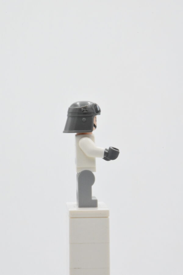 sw1183 LEGO Star Wars - Imperial AT-ST Driver – Image 7