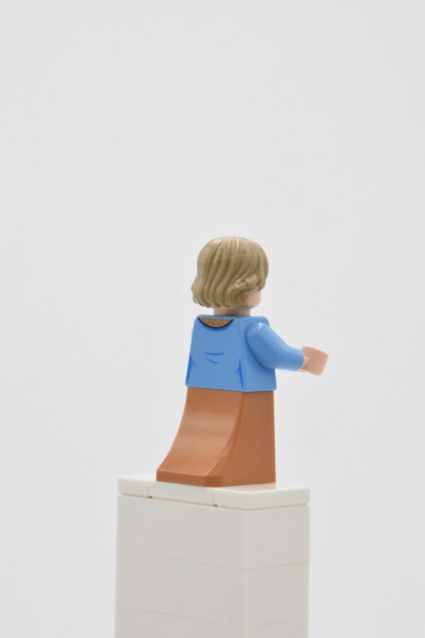 sw1208 LEGO Star Wars - Aunt Beru Whitesun Lars