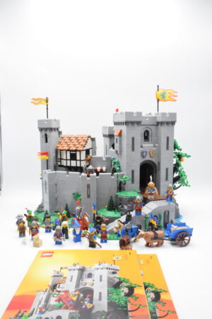 10305 LEGO Castle - Le château des Chevaliers du Lion