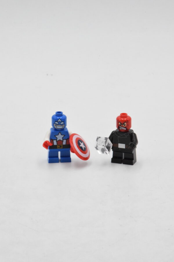 76065 LEGO Super Heroes - Captain America contre Crâne Rouge – Image 3