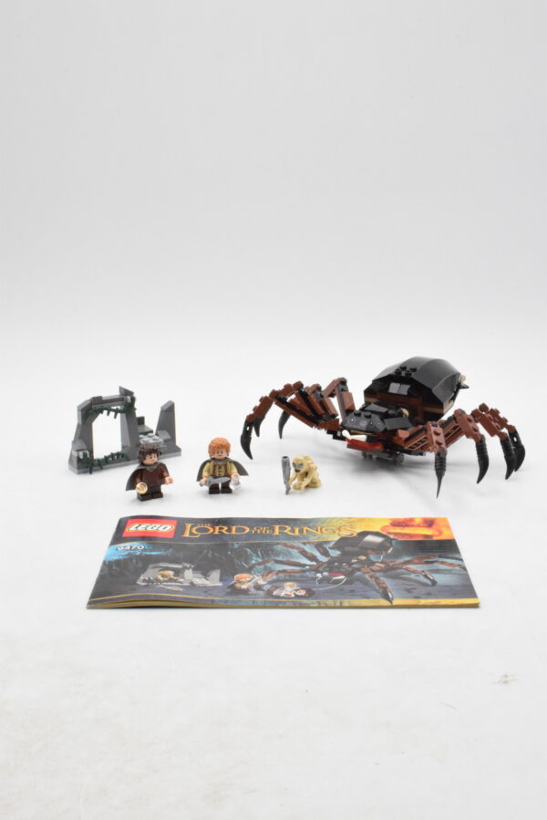 9470 LEGO LOTR - L'attaque d'Arachne