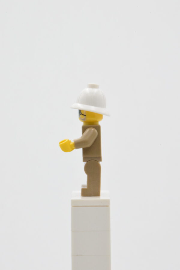 mof004 LEGO Monster Fighters - Major Quinton Steele – Image 4