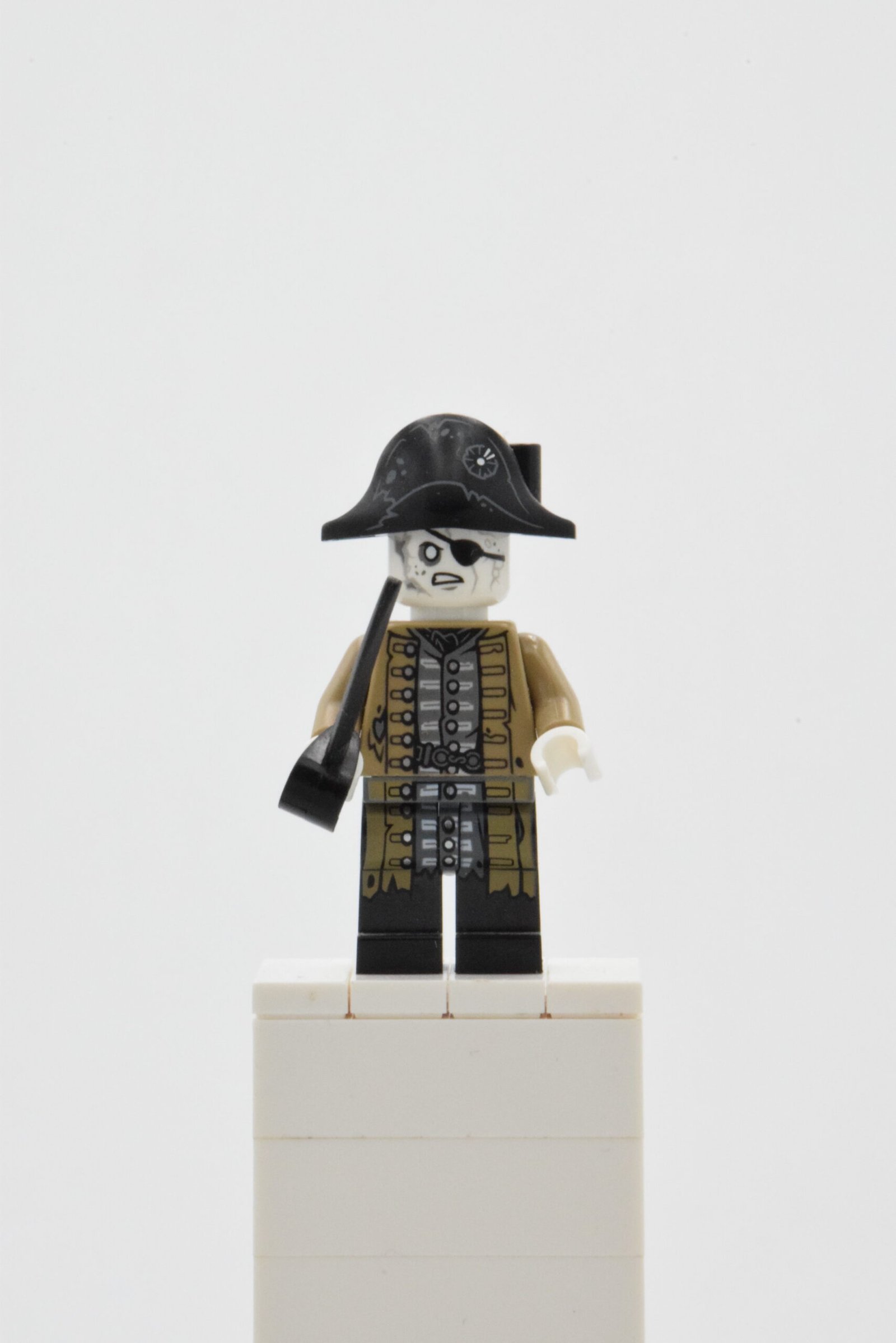 poc038 LEGO Pirates des Caraïbes – Lieutenant Lesaro