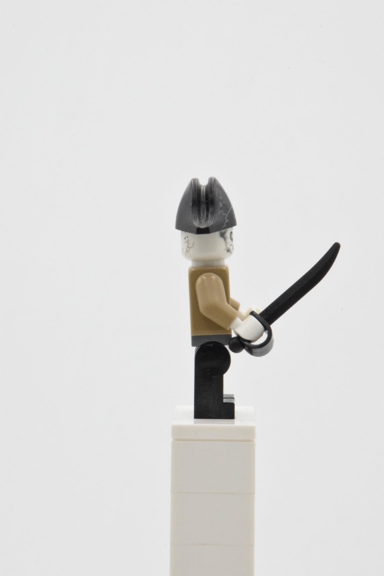 poc038 LEGO Pirates des Caraïbes – Lieutenant Lesaro – Image 2