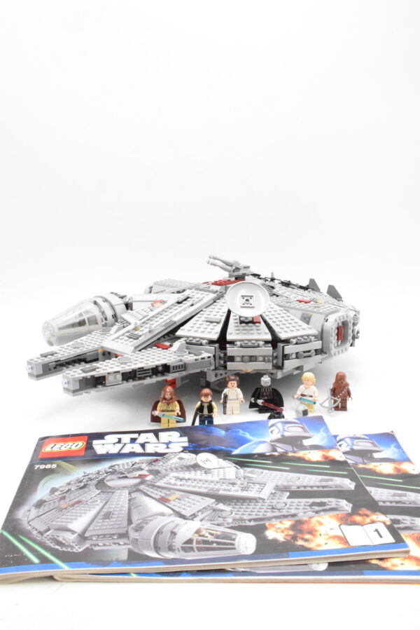 7965 LEGO Star Wars - Millennium Falcon – Image 2