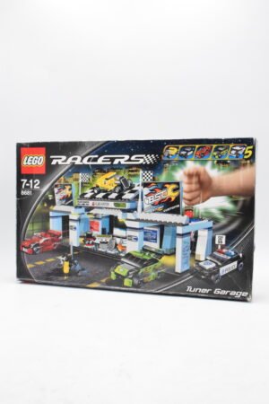 8681 LEGO Racers - Le garage tuning