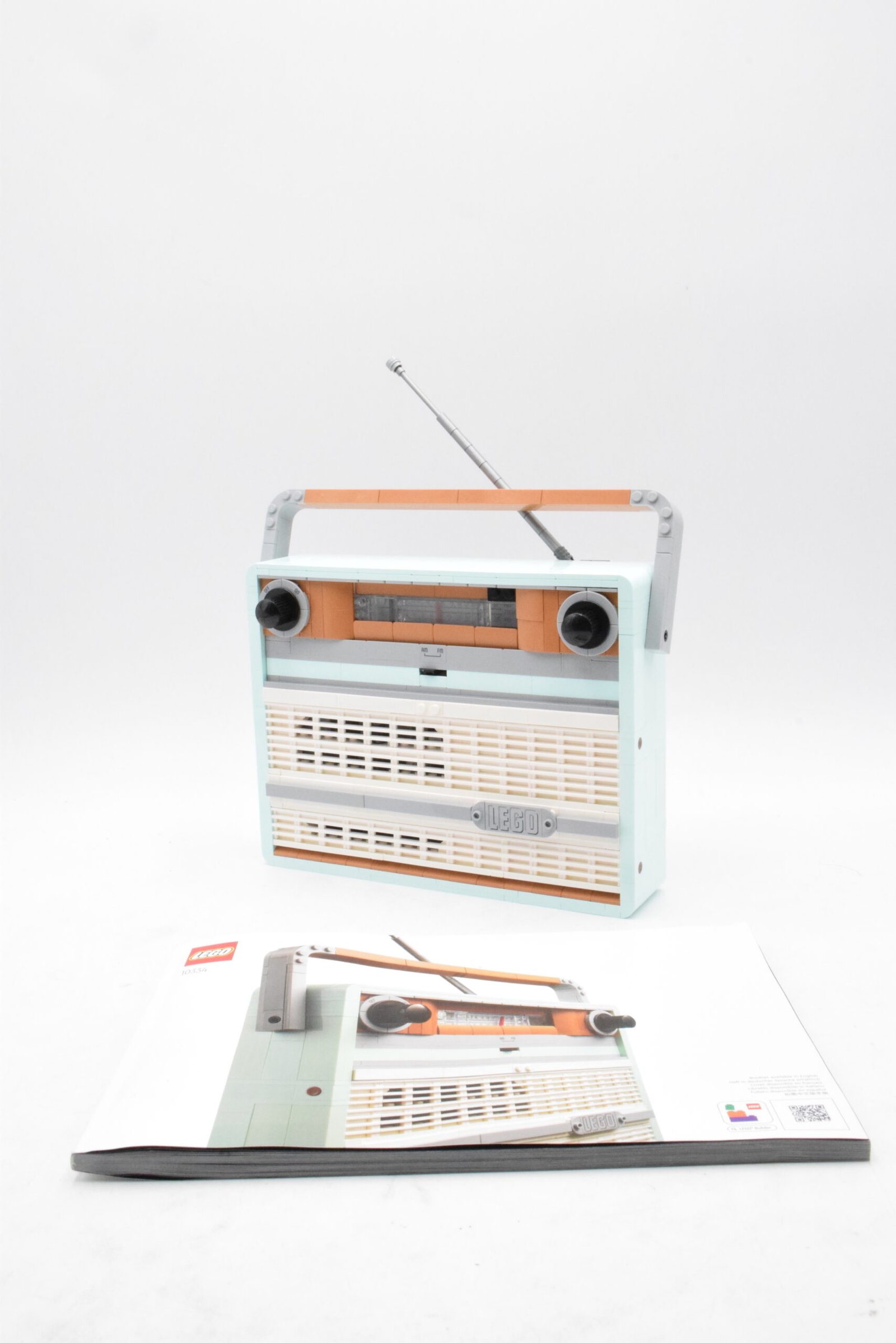 10334 LEGO Icons - La radio rétro