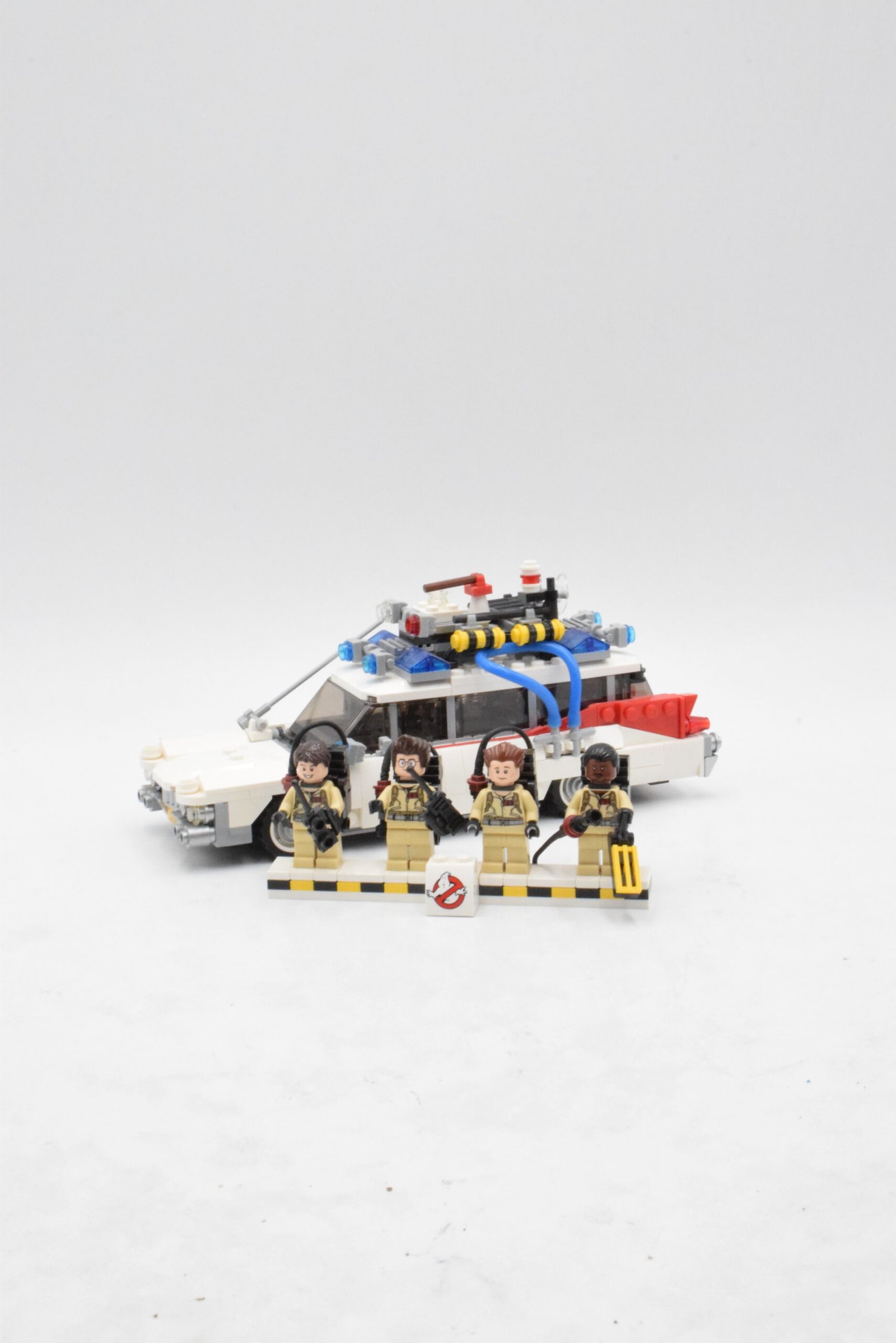 21108 LEGO Ideas - Ghostbusters Ecto-1 – Image 3