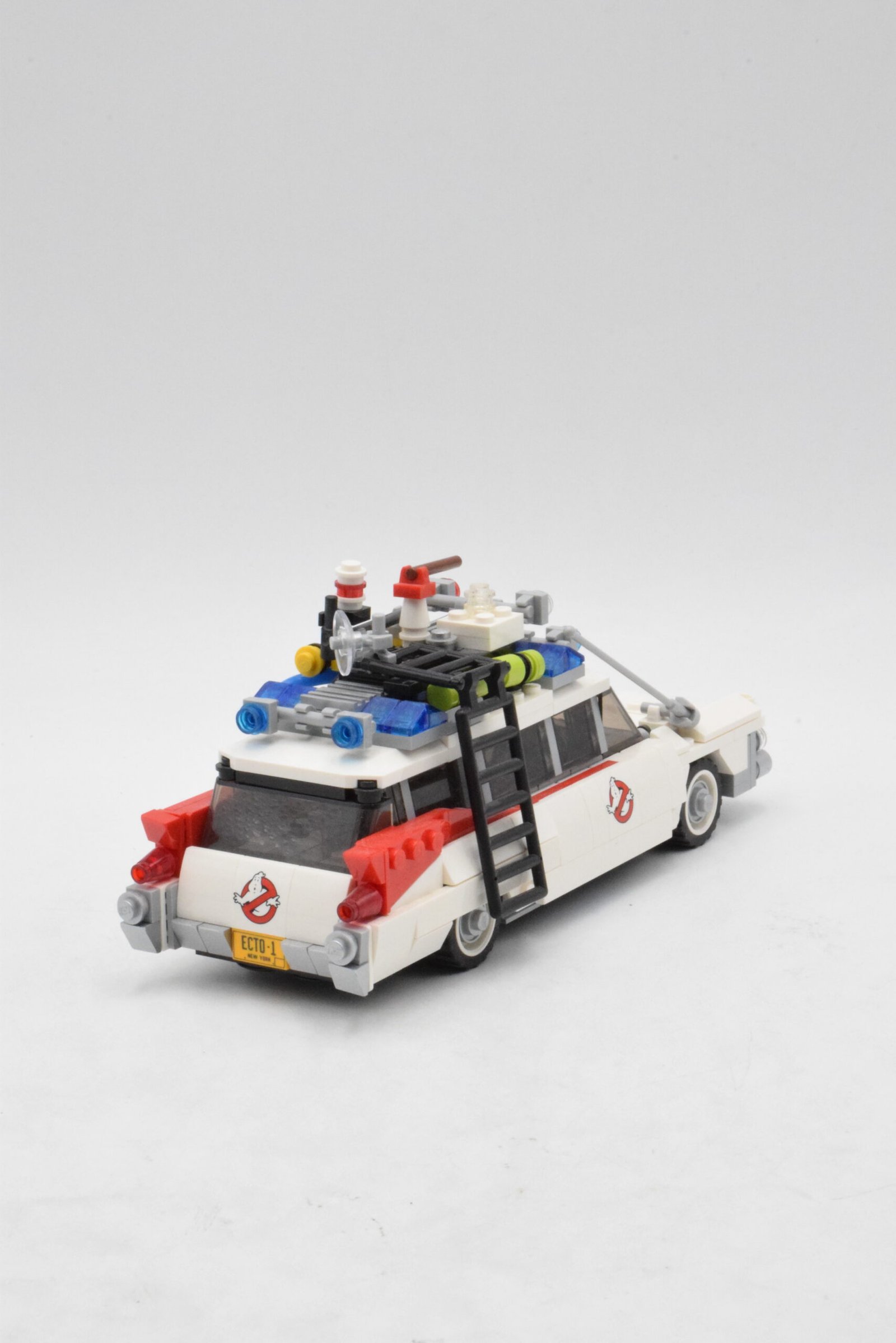 21108 LEGO Ideas - Ghostbusters Ecto-1 – Image 6