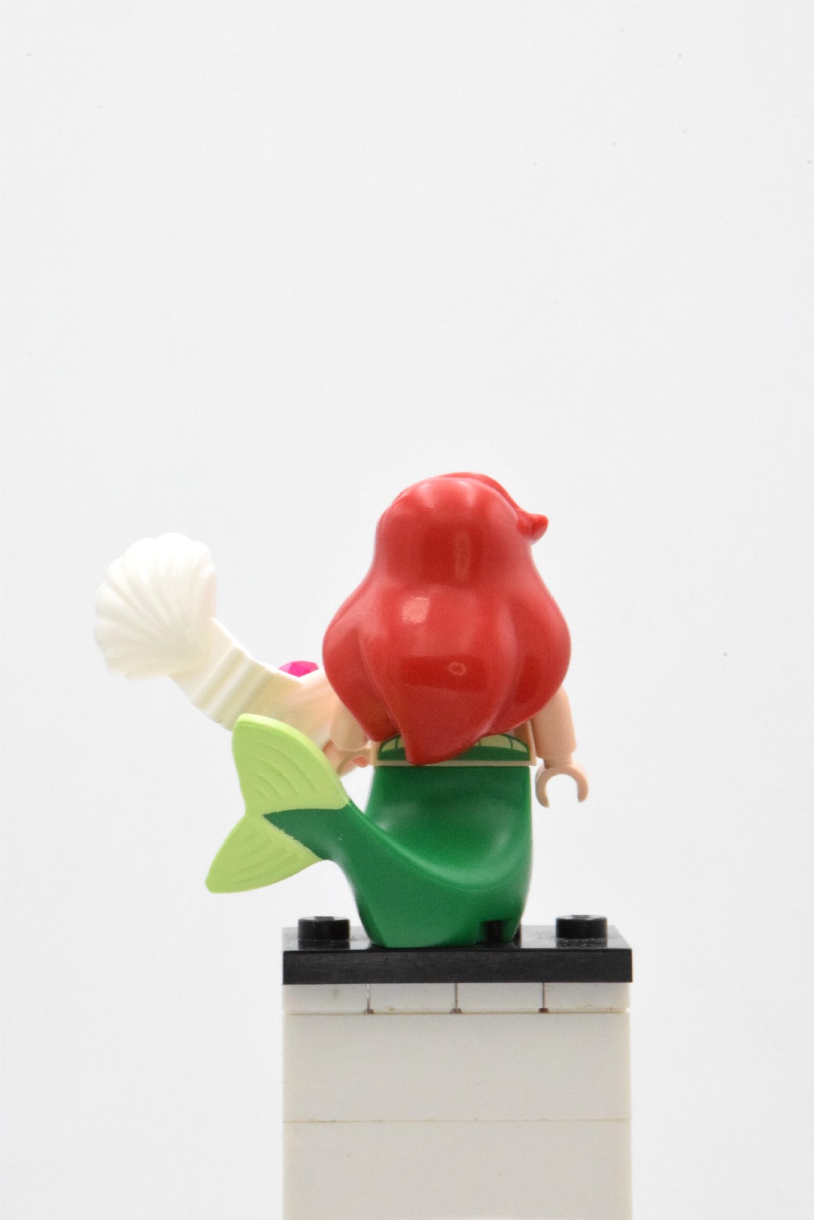 dis018 LEGO Collectible Minifigures – Ariel – Image 4