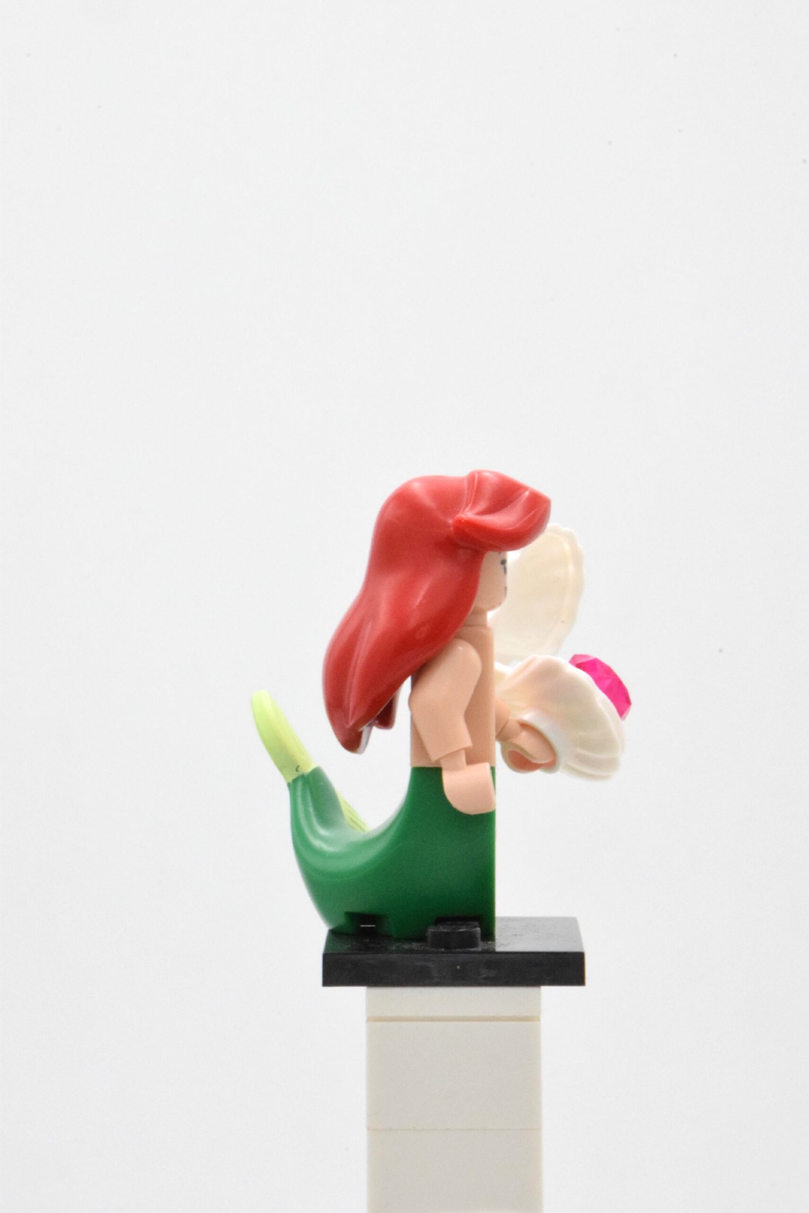 dis018 LEGO Collectible Minifigures – Ariel – Image 3