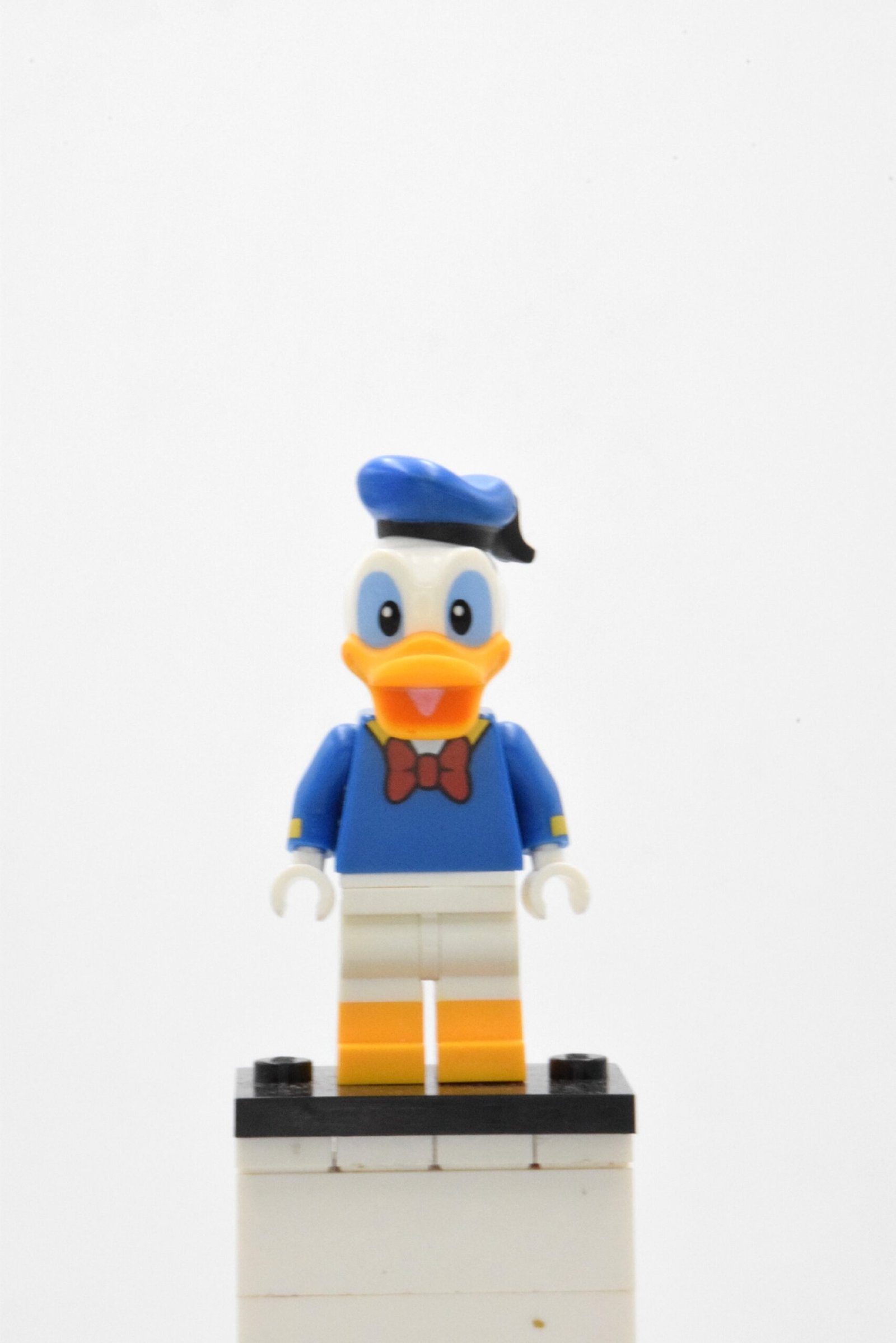dis010 LEGO Collectible Minifigures – Donald Duck