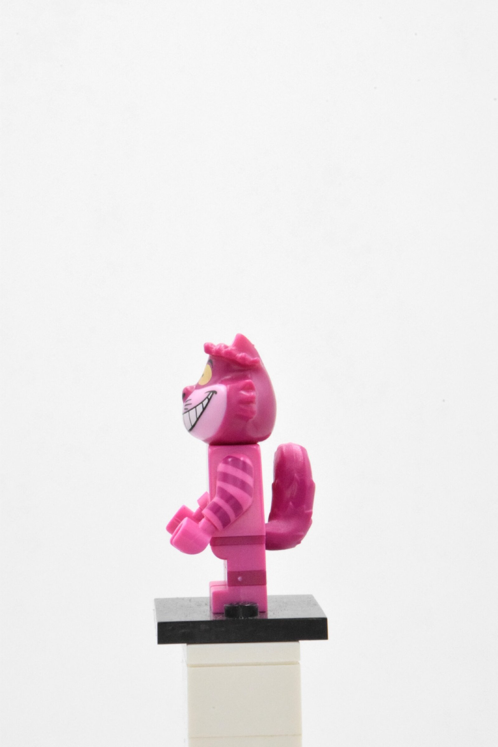 dis008 LEGO Collectible Minifigures – Cheshire Cat – Image 2