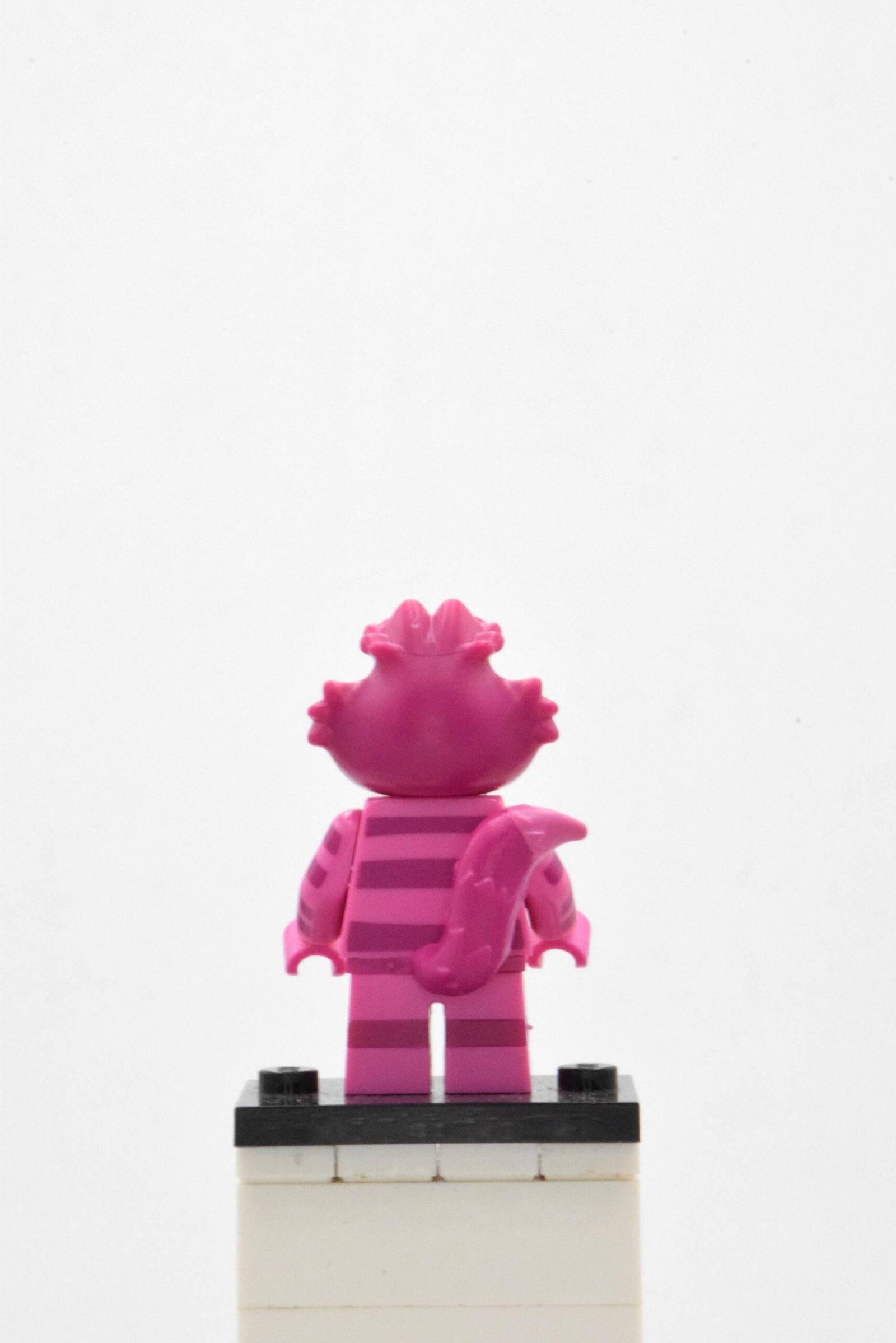 dis008 LEGO Collectible Minifigures – Cheshire Cat – Image 3