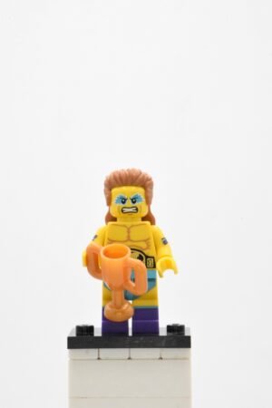 col241 LEGO Collectible Minifigures – Wrestling Champion