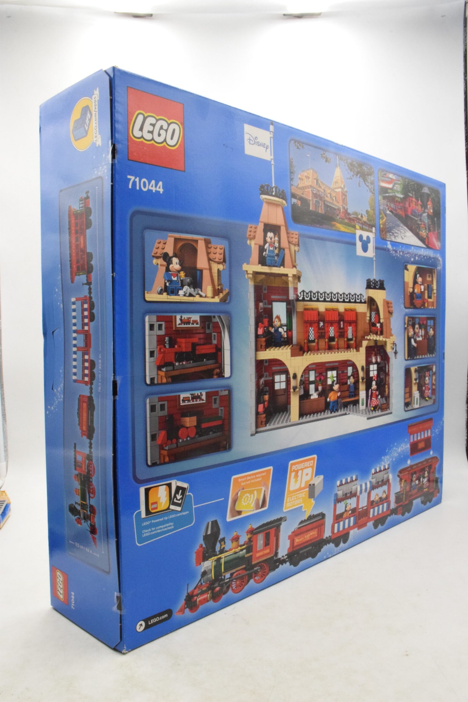 71044 LEGO Disney - Le train et la gare Disney – Image 2