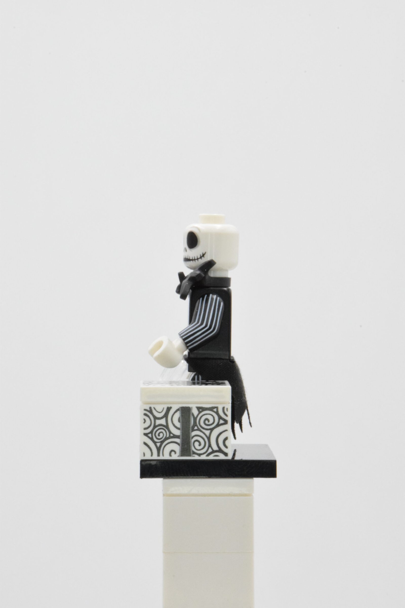 dis039 LEGO Collectible Minifigures - Jack Skellington – Image 2