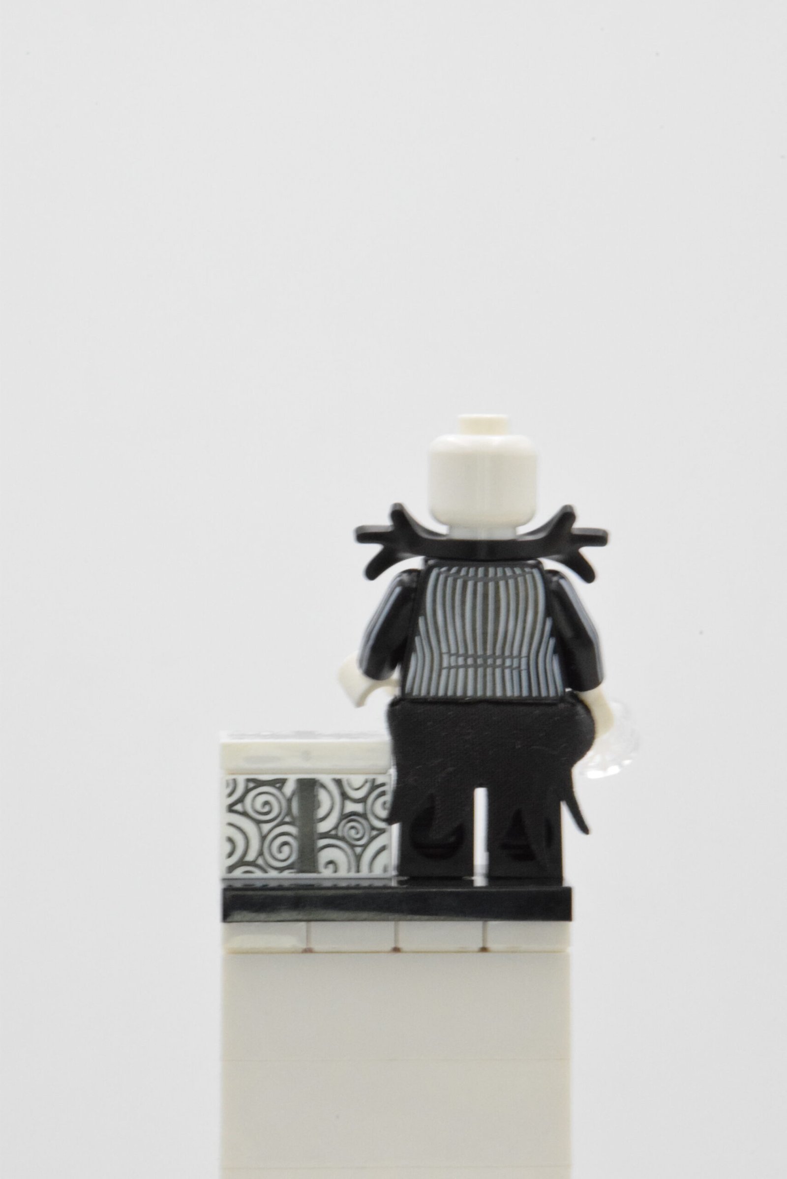 dis039 LEGO Collectible Minifigures - Jack Skellington – Image 3