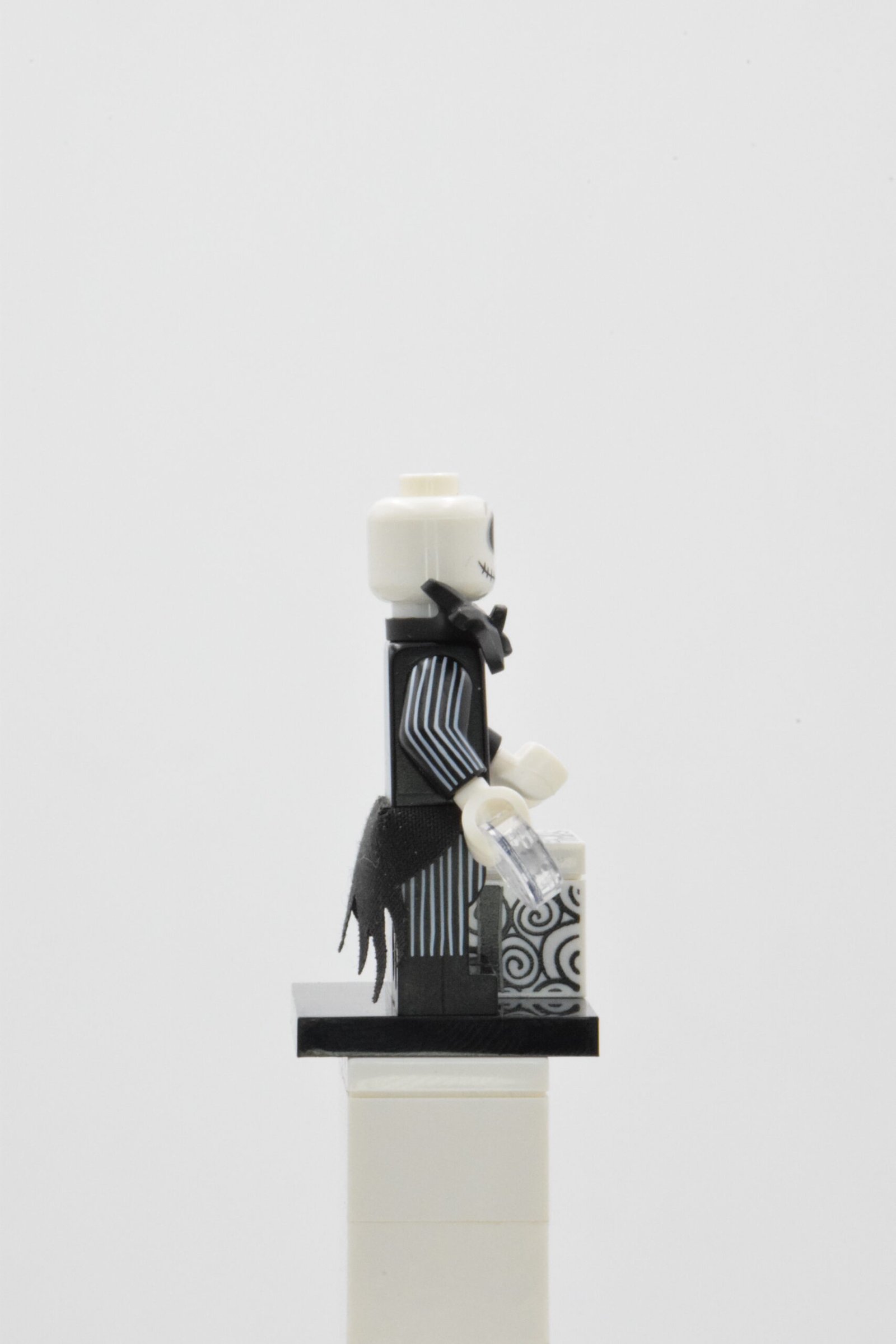 dis039 LEGO Collectible Minifigures - Jack Skellington – Image 4