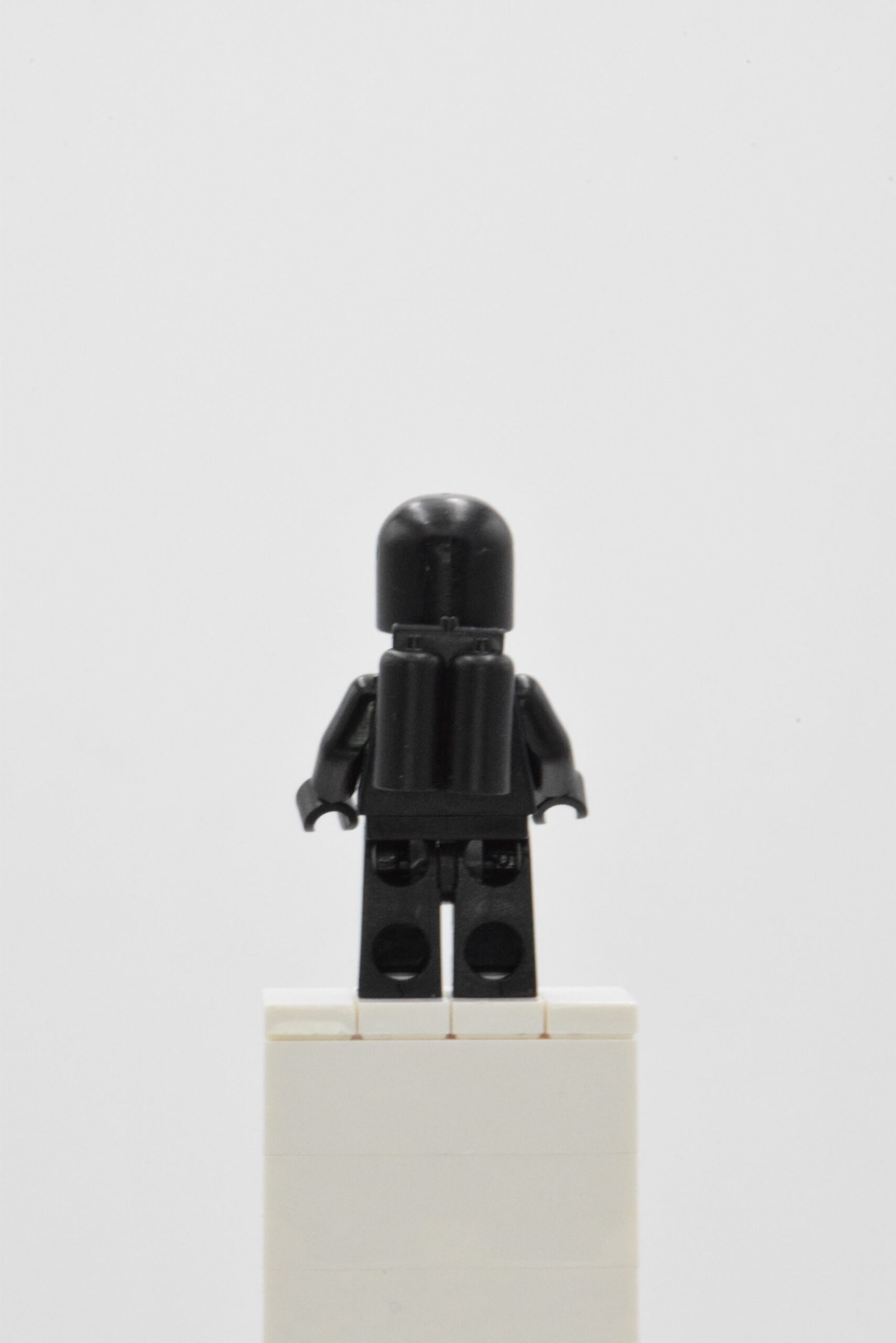 sp003 LEGO Space - Classic Space - Black with Air Tanks – Image 3