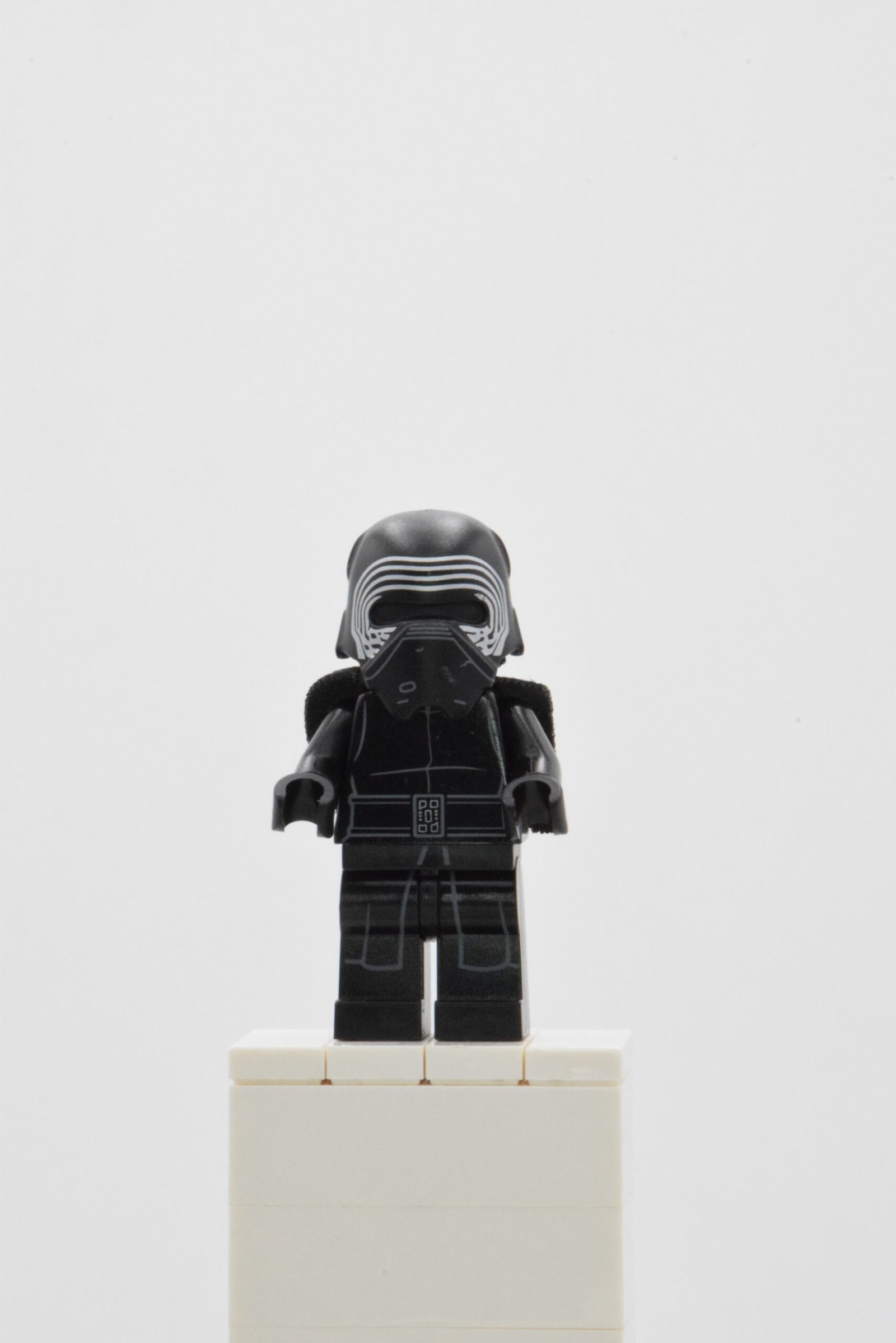 sw0663 LEGO Star Wars - Kylo Ren (Helmet)