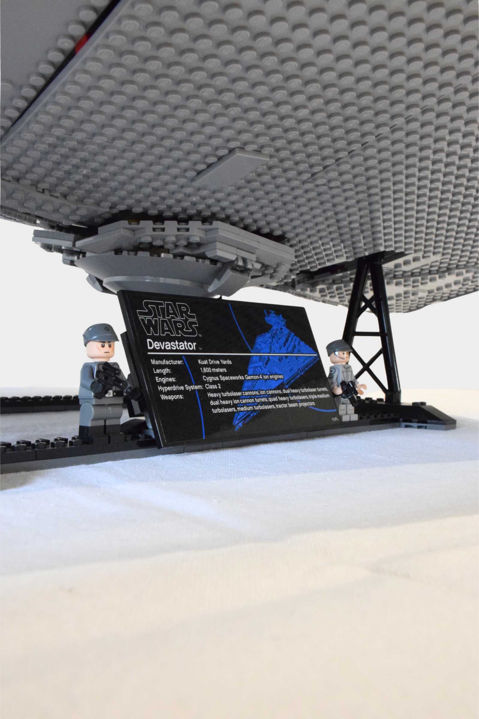 75252 - Imperial Star Destroyer UCS – Image 3