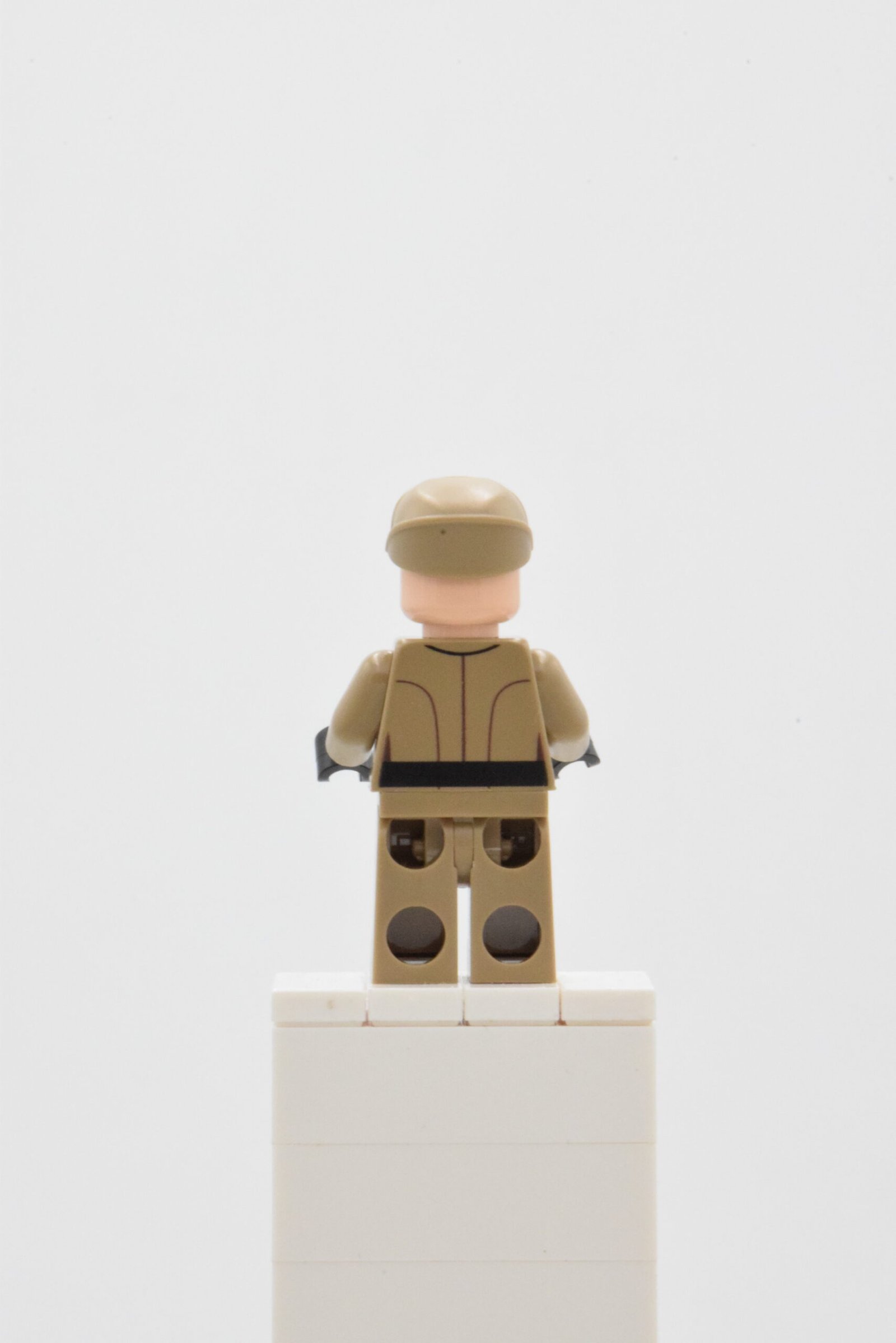 sw0623 - Imperial Officer – Image 3