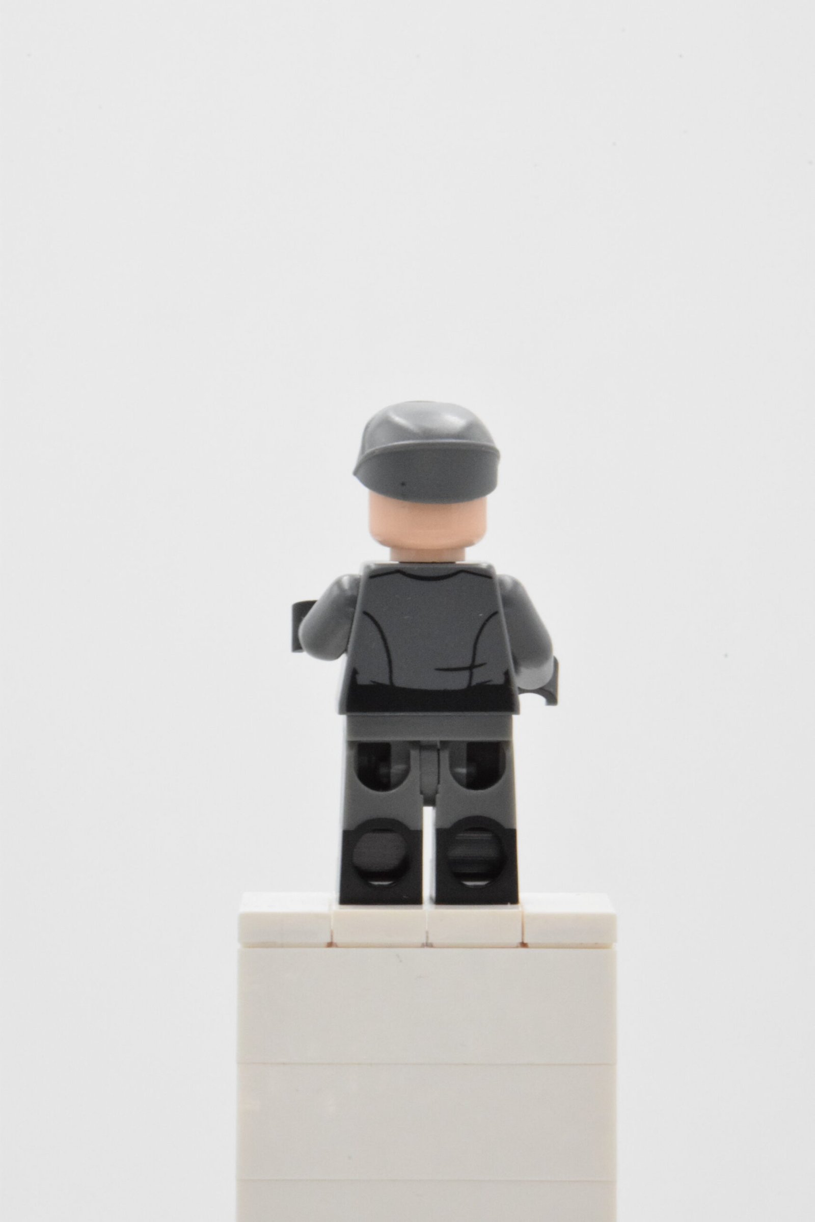 sw1043 - Imperial Officer – Image 3