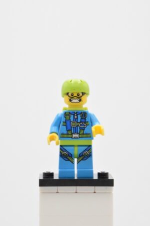 col150 - Skydiver