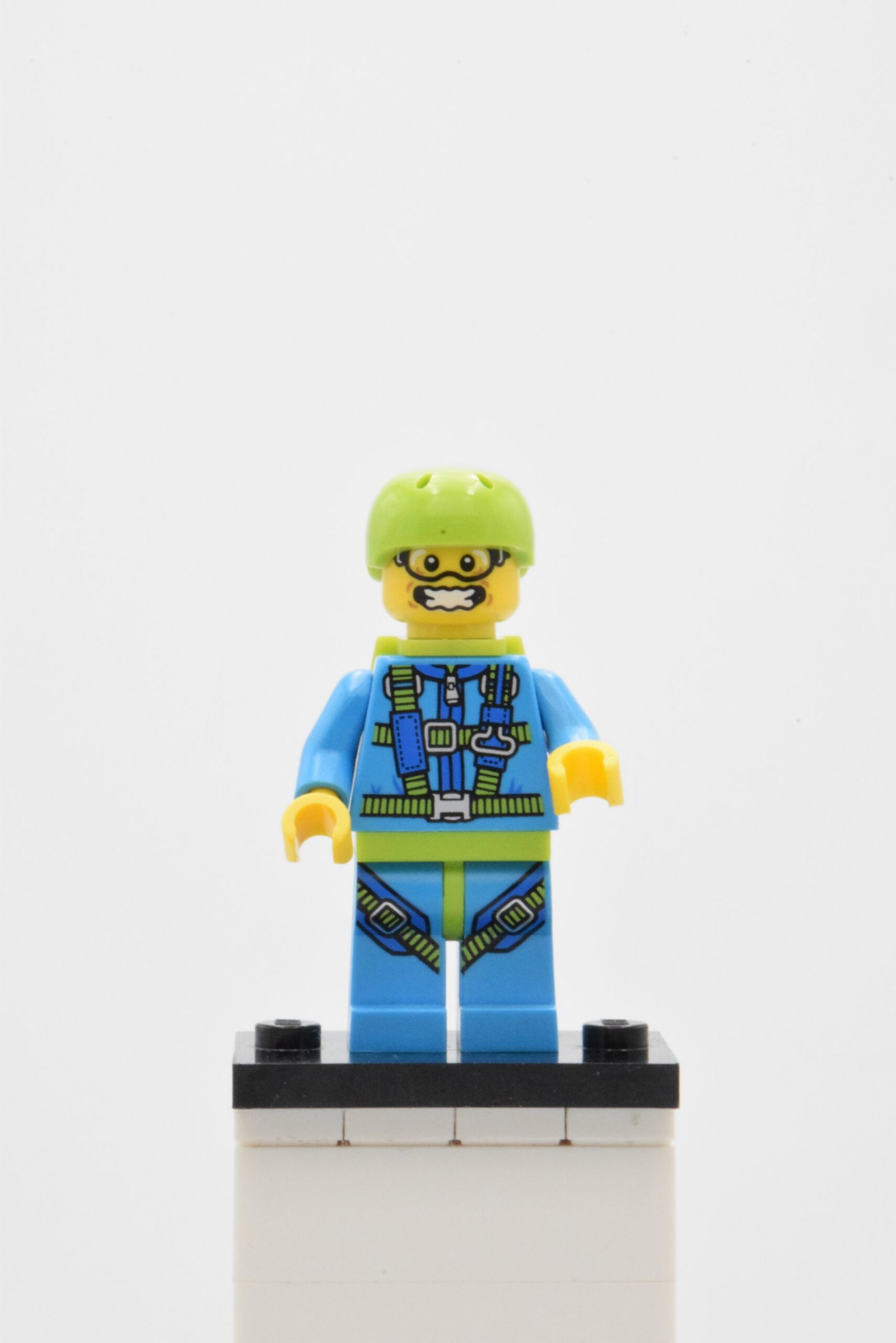 col150 - Skydiver