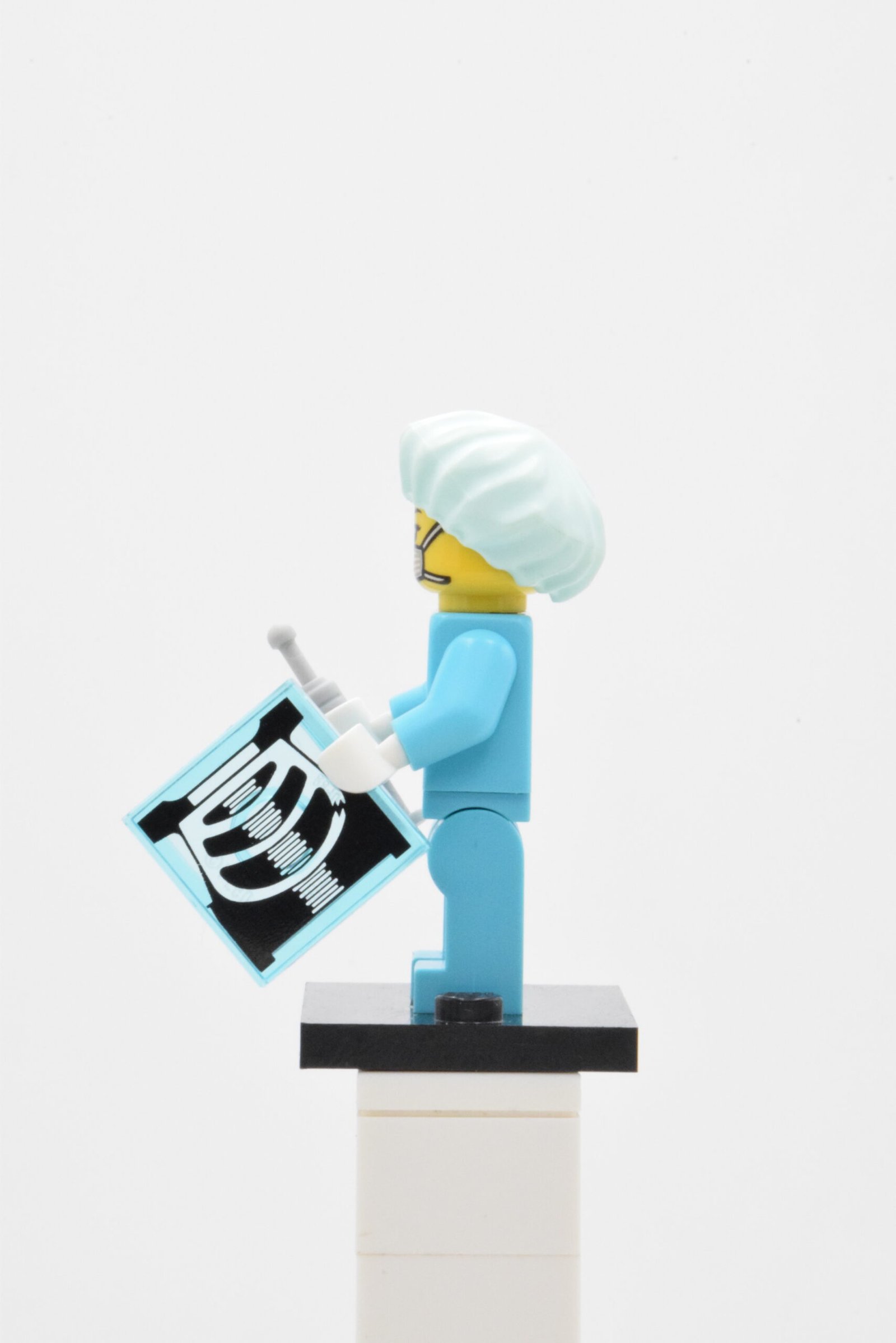 col091 - Surgeon – Image 2