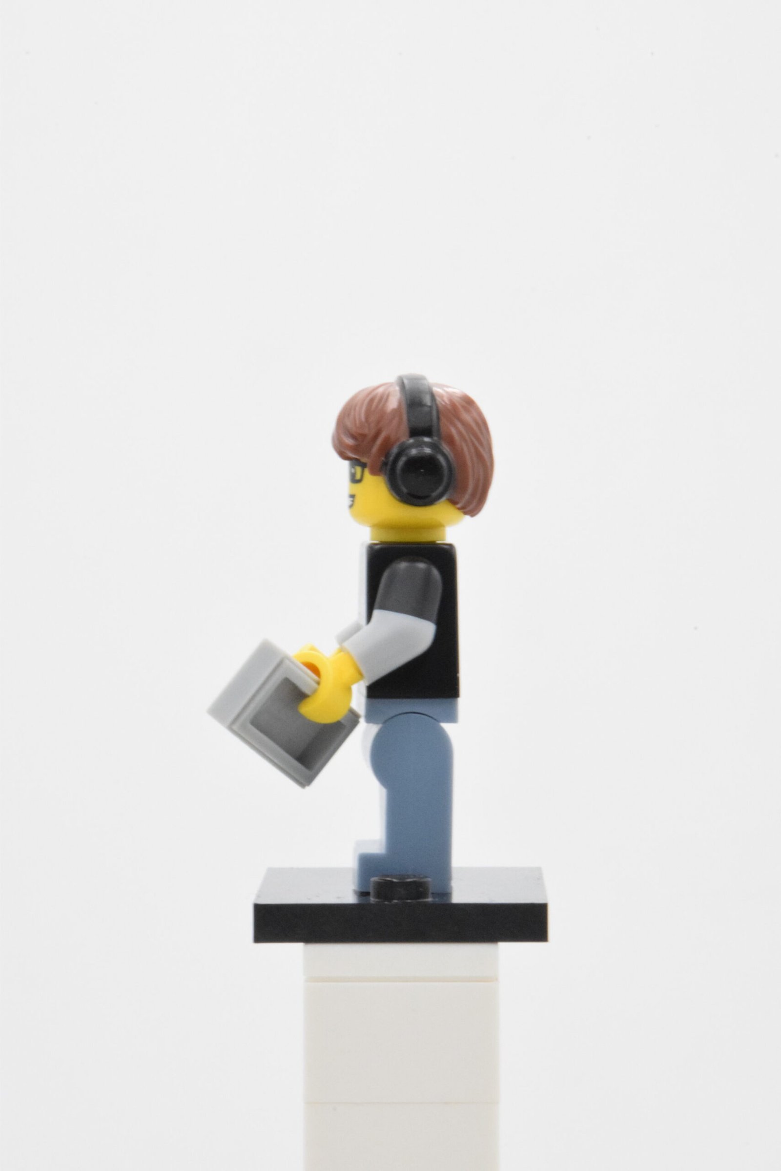 col182 - Video Game Guy – Image 4