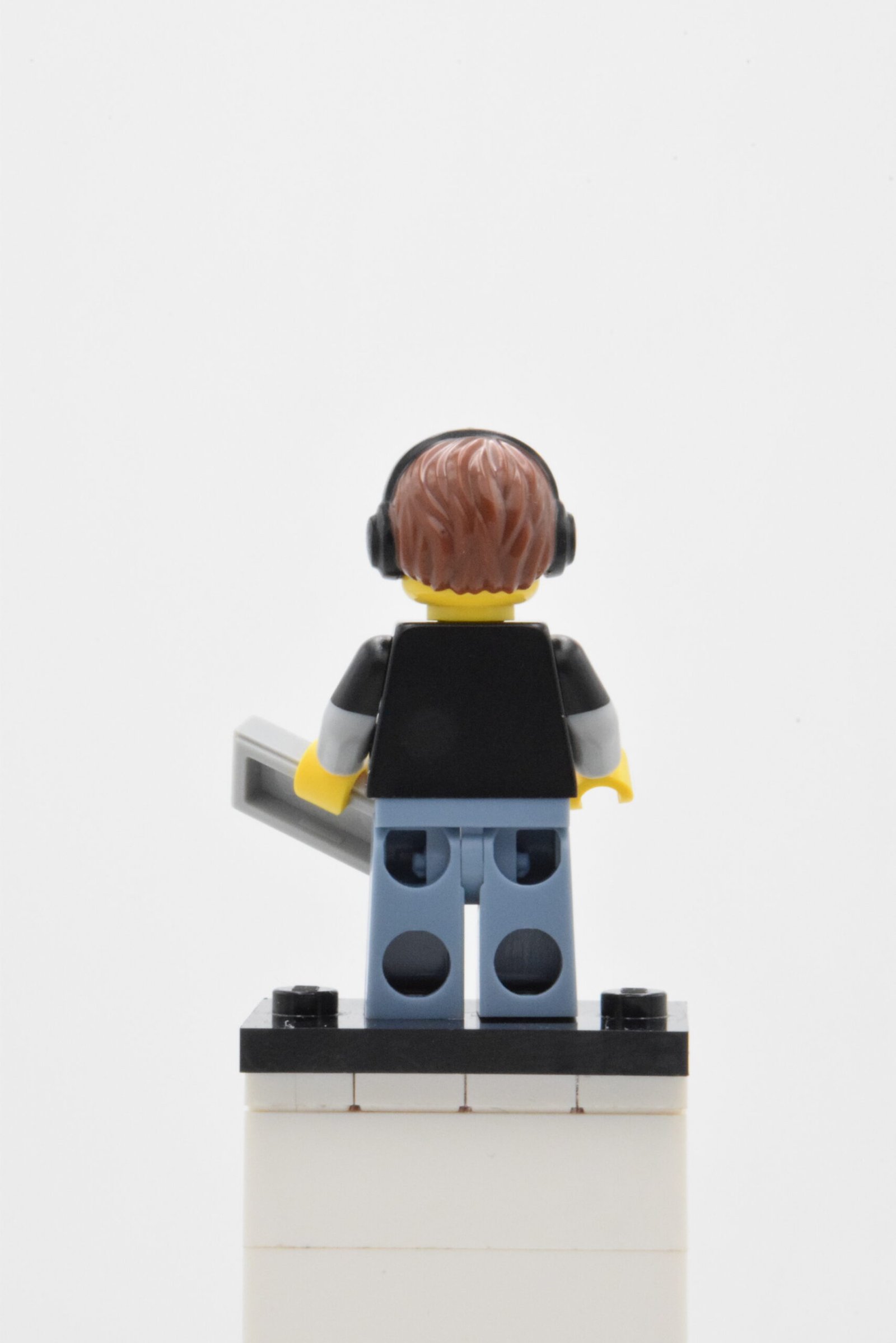 col182 - Video Game Guy – Image 3