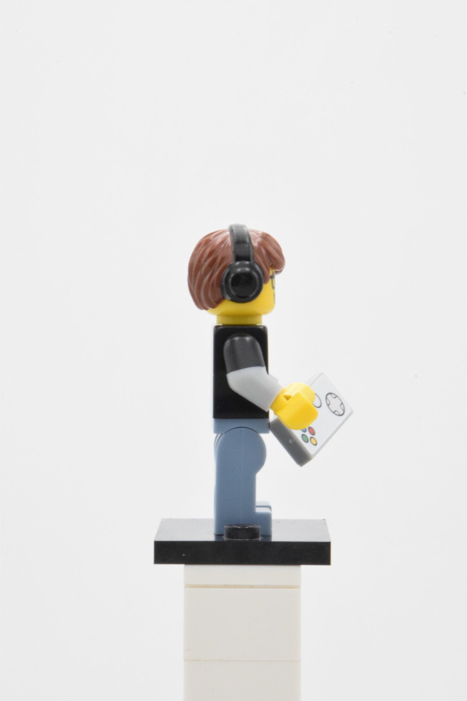 col182 - Video Game Guy – Image 2